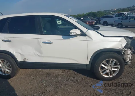 2015 Kia Sorento Lx z USA, uszkodzony, nr VIN 5XYKT3A63FG581565